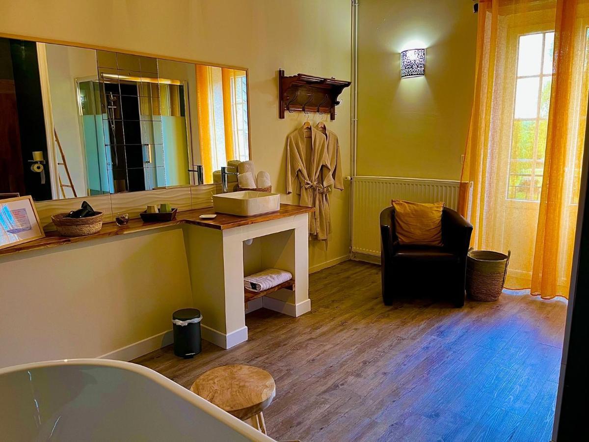 Le Manoir Des Haies Spa Les Champs-Geraux Exterior foto