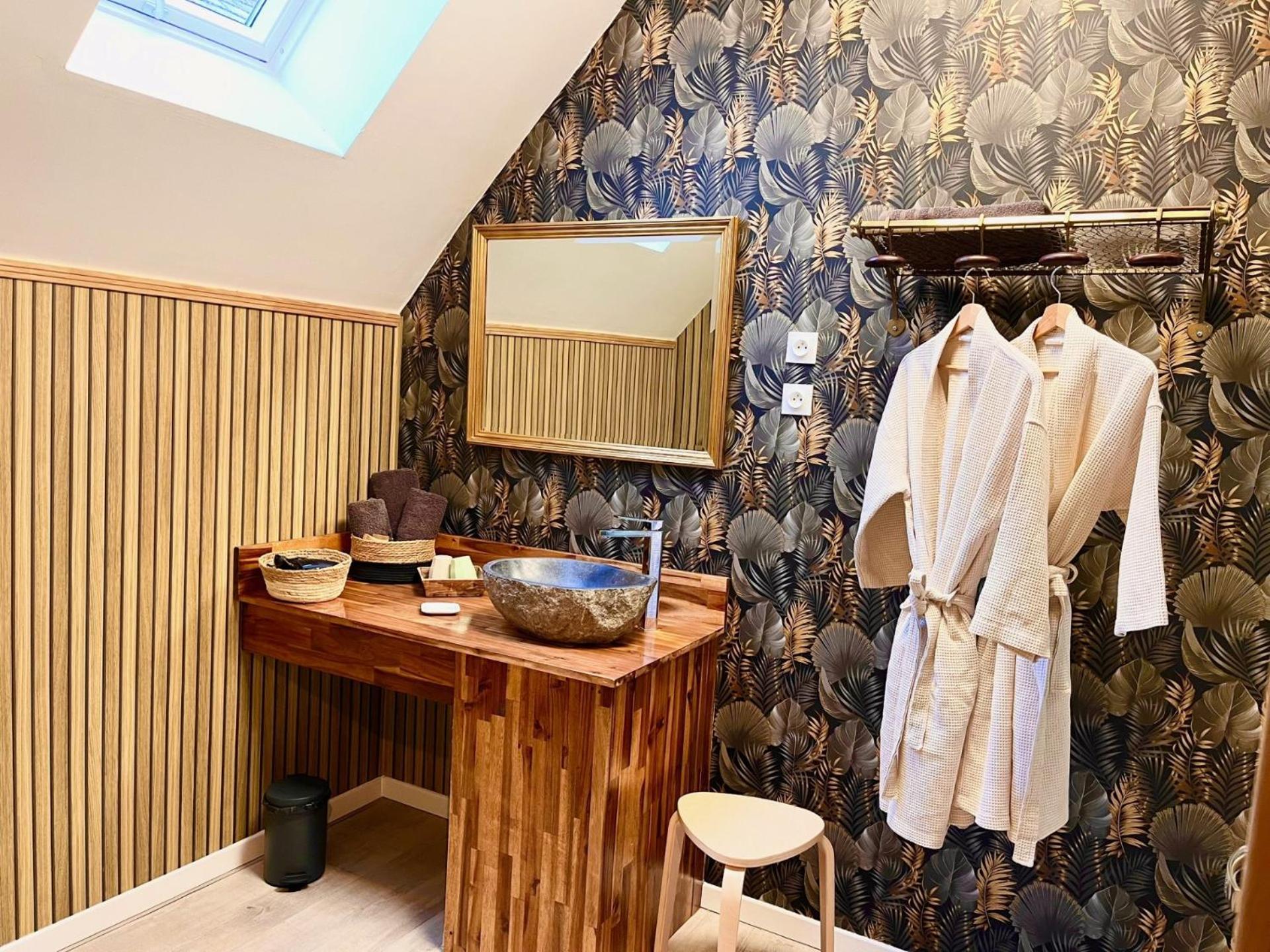 Le Manoir Des Haies Spa Les Champs-Geraux Exterior foto